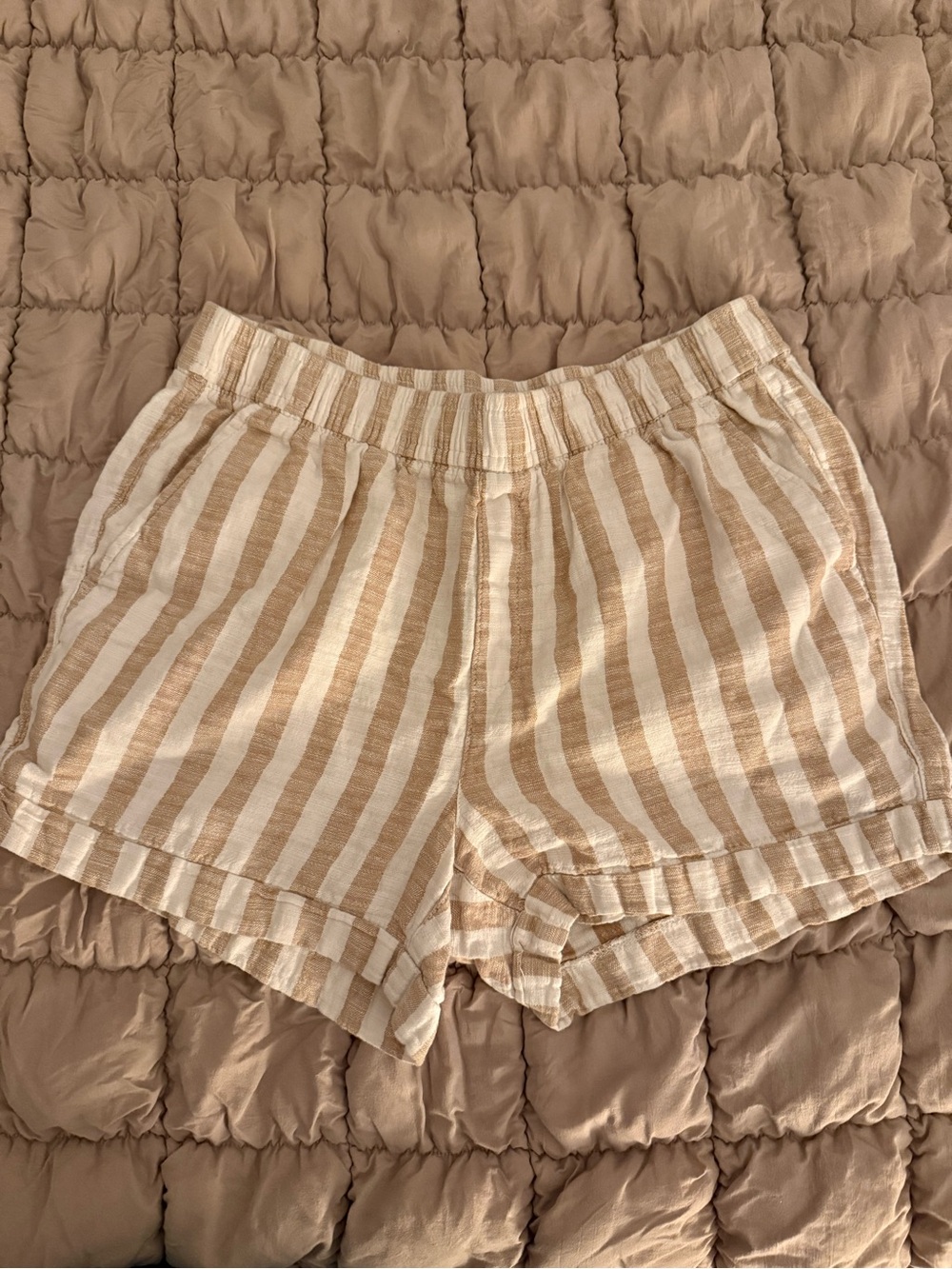 Women’s Beige and White Linen Shorts